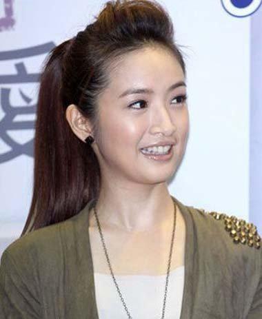 怎么梳一个简单又好看的发型（9款步骤很简单的梳发发型）(4)