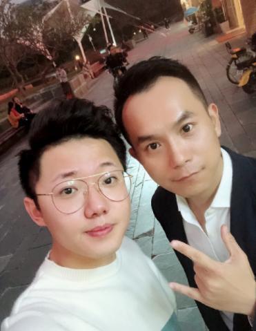 《相声有新人》选手陈印泉窦晨光等齐聚相声新势力，深圳演出成功