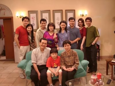 ​56岁虎艳芬和71岁苏志丹一家三口：女儿嫁学霸，与天庥关系匪浅