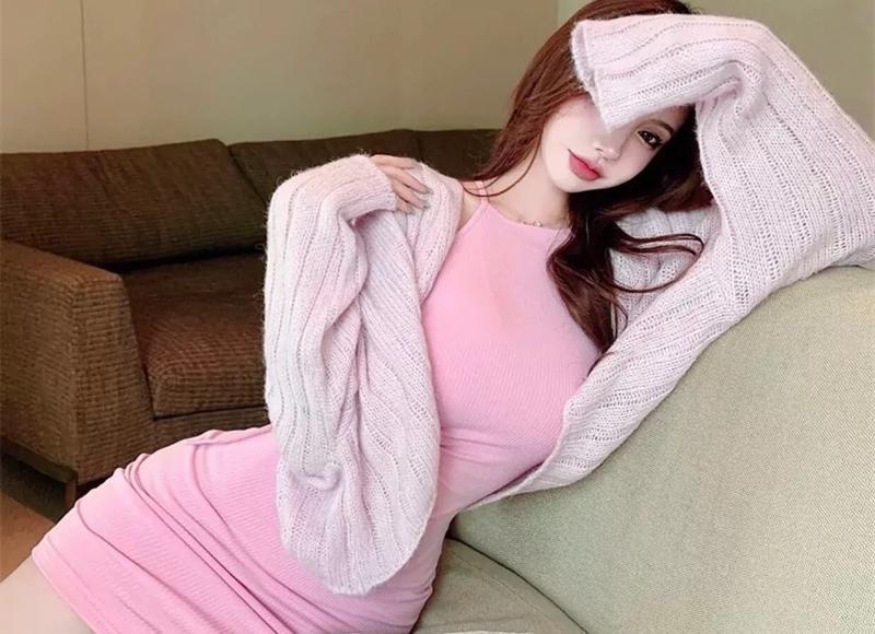 港媒：周星驰在追17岁港姐