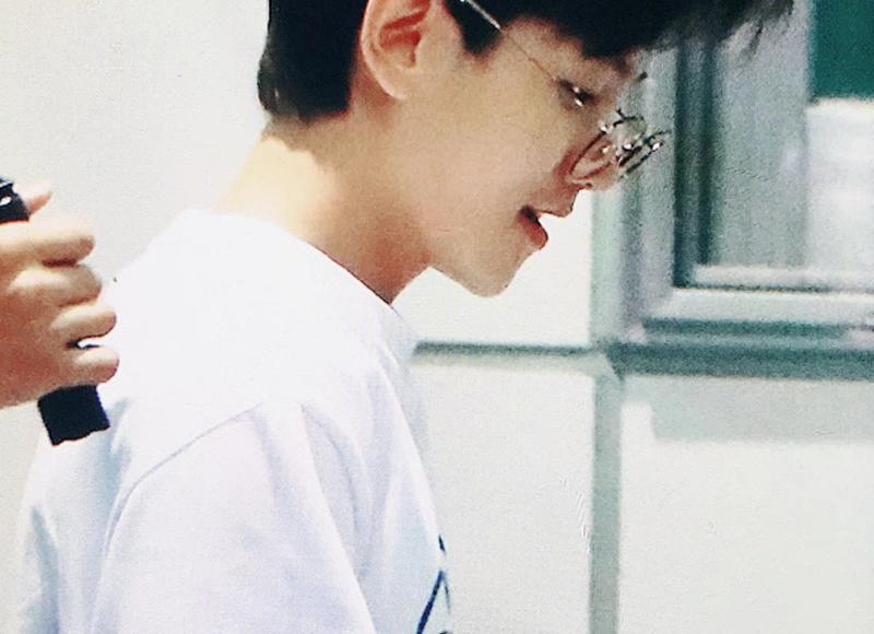 女生哪些暗示是对你有好感，女生对你有好感的4个表现