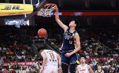 小姚明的崭露头角!广东中锋7中7砍下15+6,完美快攻一扣太震撼!