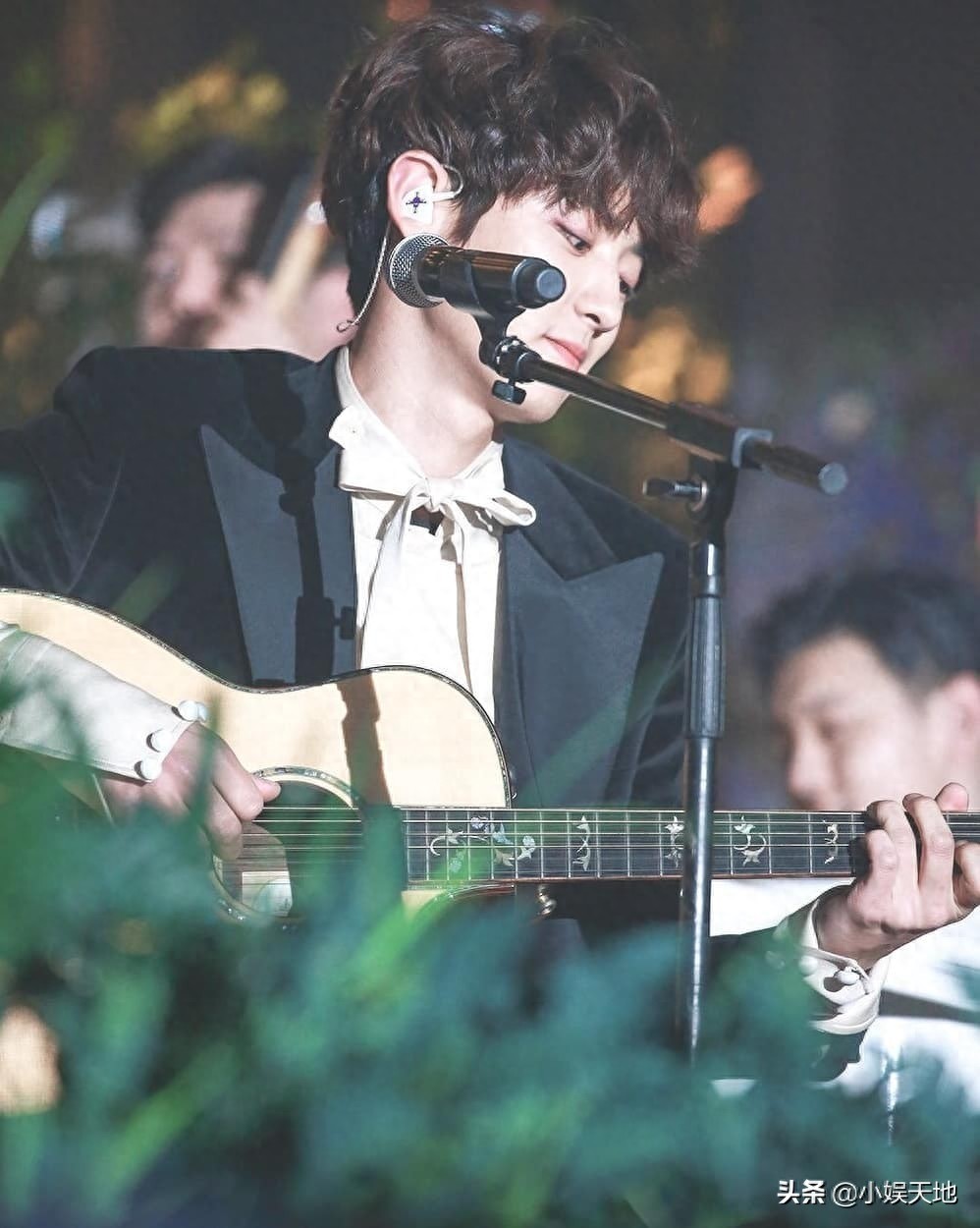 EXO成员灿烈图集,一大波壁纸来袭,真的很吃灿烈的颜