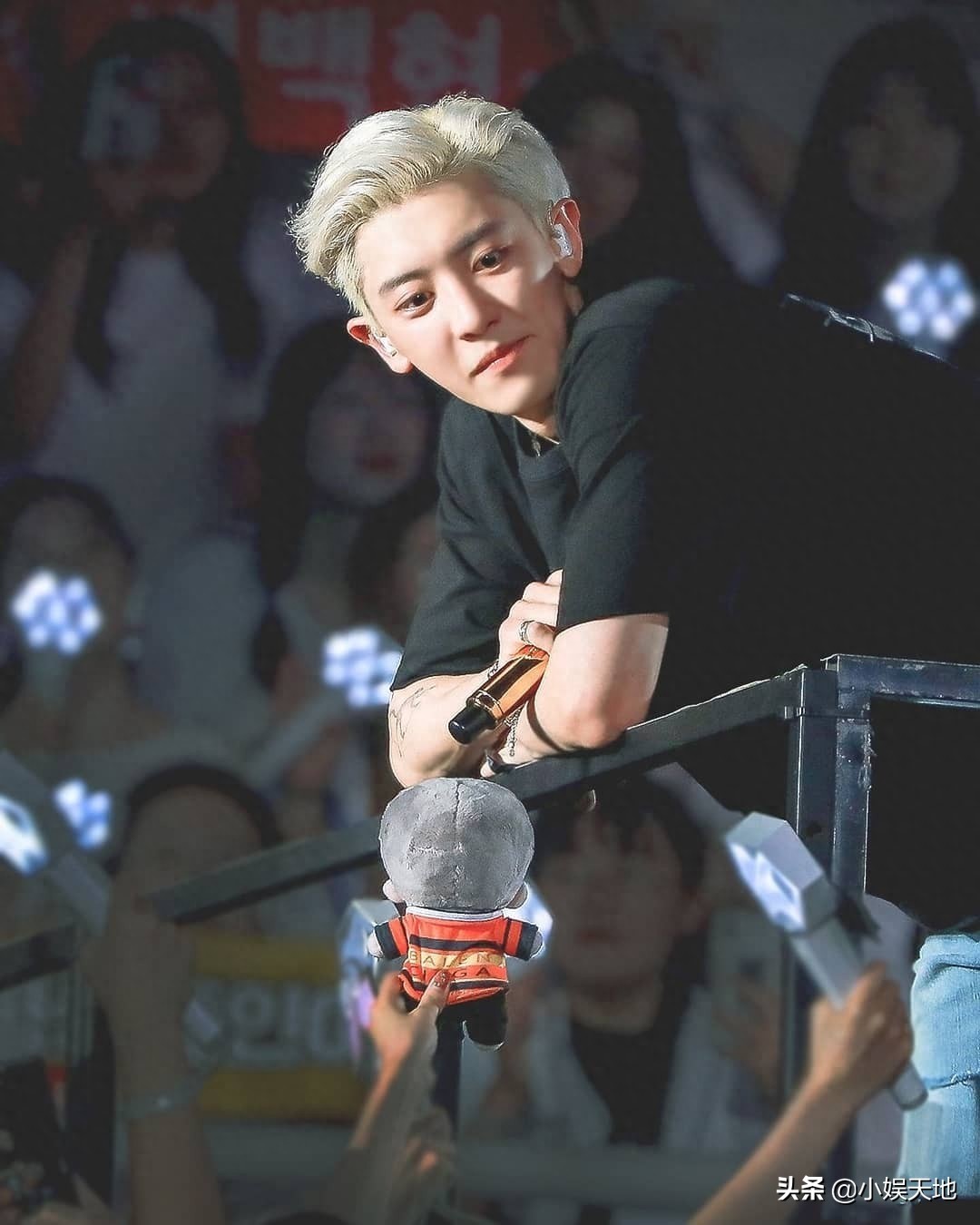 EXO成员灿烈图集,一大波壁纸来袭,真的很吃灿烈的颜