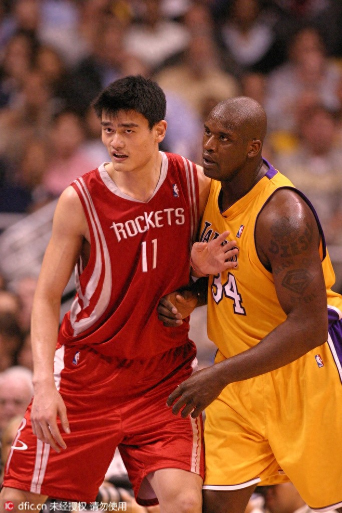 姚明奥尼尔入选名人堂 重温经典“姚鲨大战”
