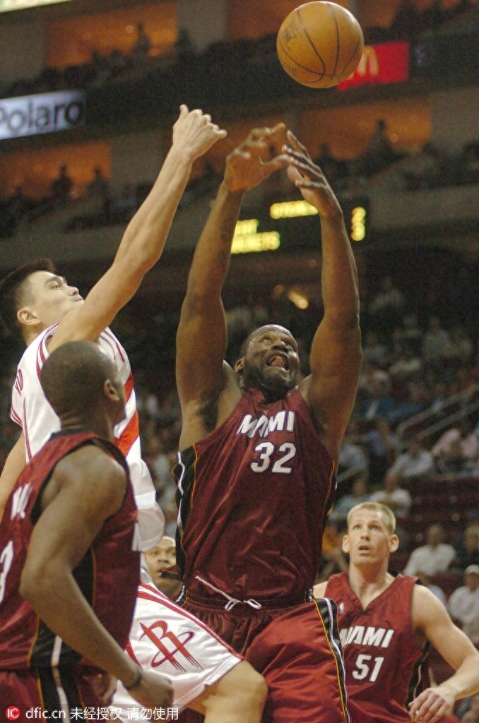 姚明奥尼尔入选名人堂 重温经典“姚鲨大战”