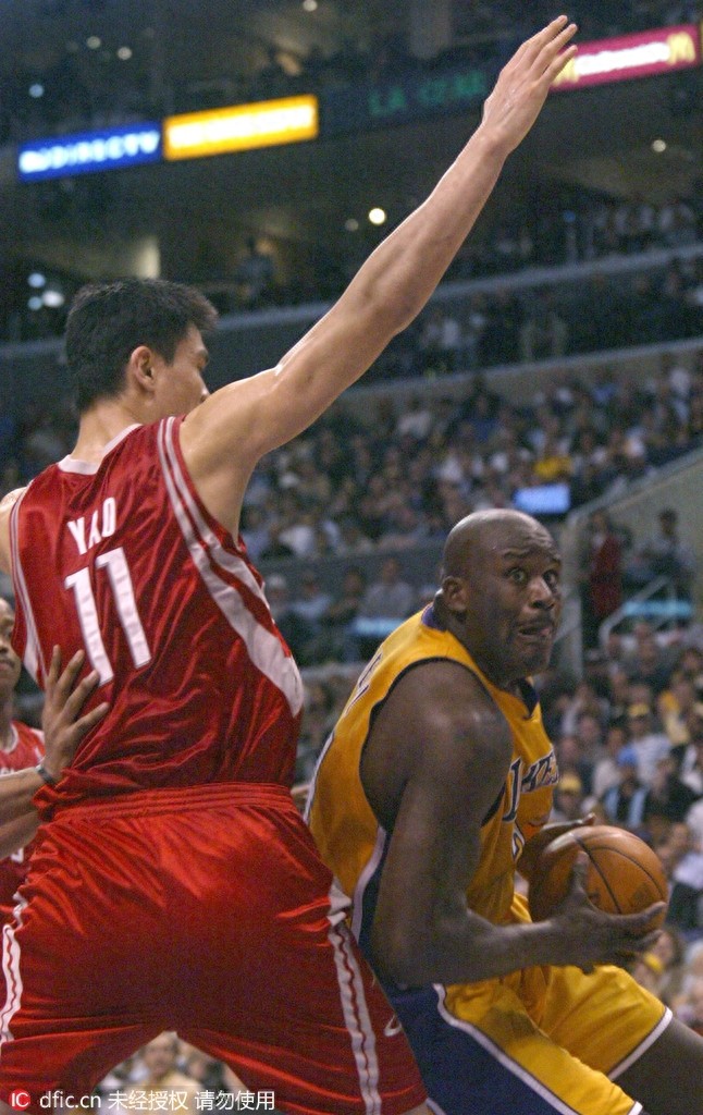 姚明奥尼尔入选名人堂 重温经典“姚鲨大战”