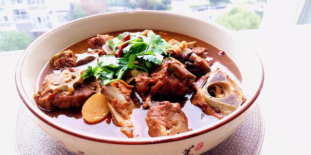 羊蝎子的10种做法(8种特色家庭羊蝎子美味做法)(6)