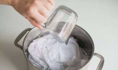 衣服被漂白水烧黄怎么恢复,漂白剂把衣服弄黄了还能恢复吗