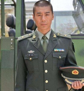 15年龙套终成主角,今在央视正剧挑大梁,谁还记得特种兵徐佳?