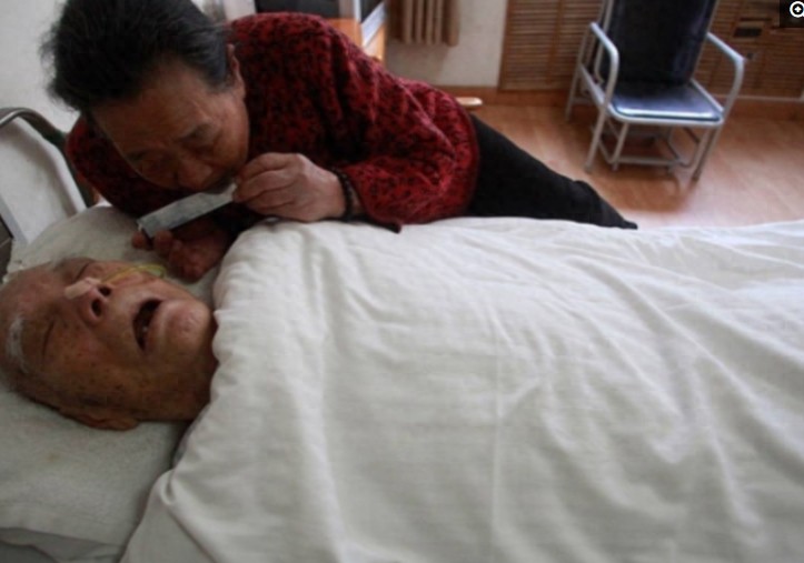 10张剐心催泪的照片,不是我想哭,只是眼泪止不住