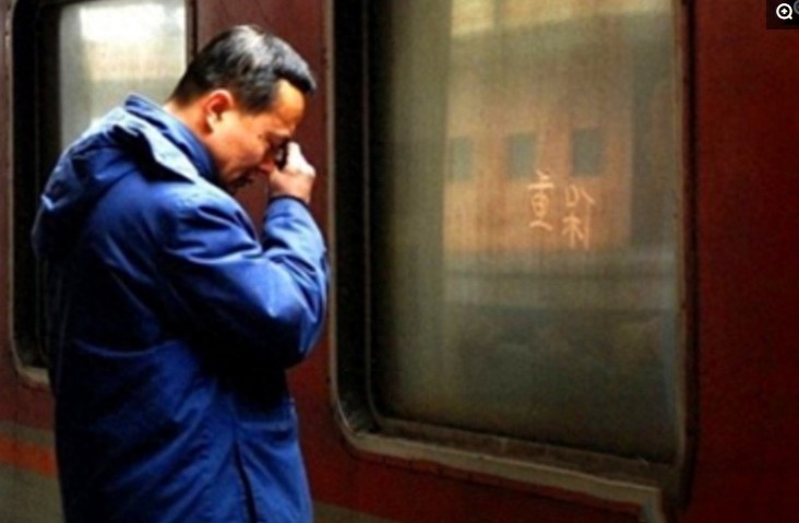 10张剐心催泪的照片,不是我想哭,只是眼泪止不住