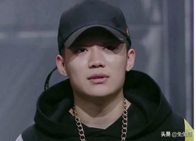 PGone与李小璐分手后发新歌提“圣诞夜”,评价质疑大过夸奖